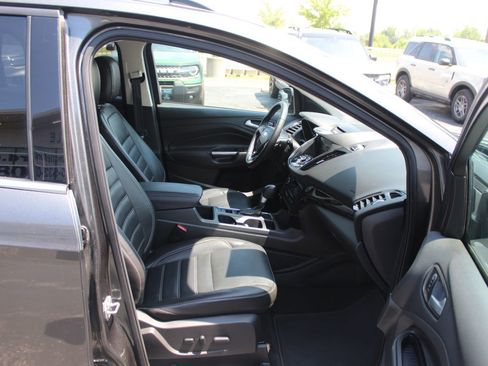 Used 2017 Ford Escape Titanium FWD image 11