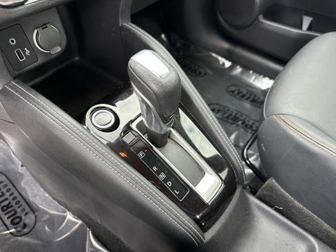 Certified 2019 Nissan Kicks SR w/ SR Premium Package FWD image 26