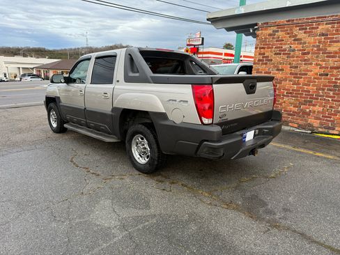 Used 2005 Chevrolet Avalanche 2500 w/ Preferred Equipment Group image 5