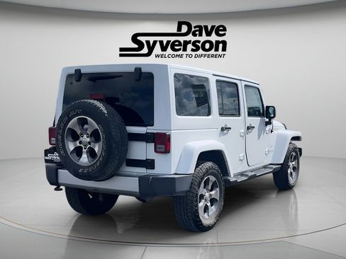 Used 2018 Jeep Wrangler Unlimited Sahara AWD/4WD image 5