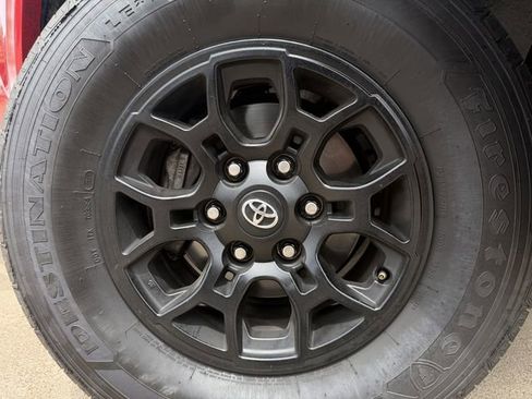 Certified 2022 Toyota Tacoma SR5 image 11