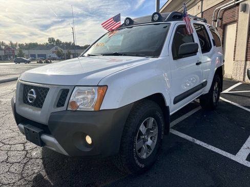 Used 2012 Nissan Xterra PRO-4X image 3
