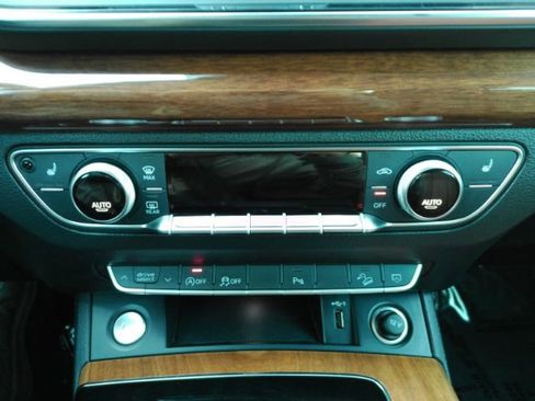 Used 2023 Audi Q5 2.0T Premium image 43