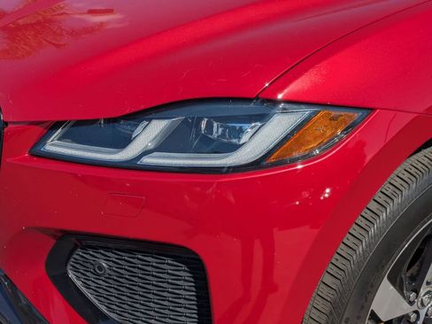 Used 2024 Jaguar F-PACE R-Dynamic S image 11