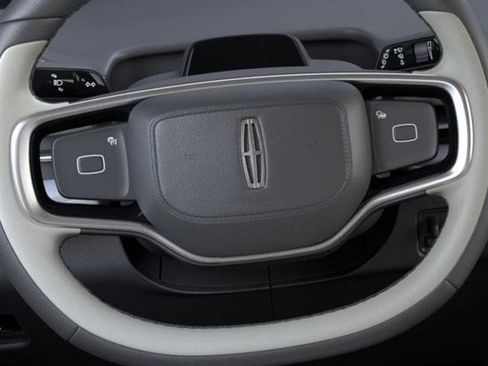 New 2026 Lincoln Navigator Reserve image 12