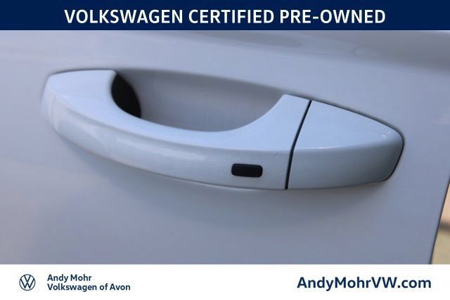 Used 2022 Volkswagen Taos SE w/ Panoramic Sunroof Package AWD/4WD image 15