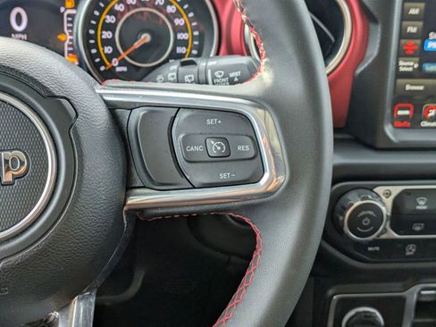 Used 2023 Jeep Wrangler Unlimited Rubicon AWD/4WD image 19