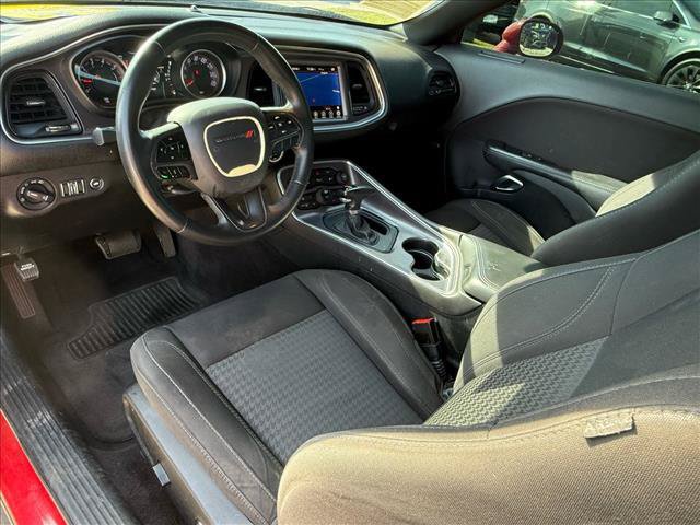 Used 2017 Dodge Challenger R/T w/ Driver Convenience Group RWD image 8