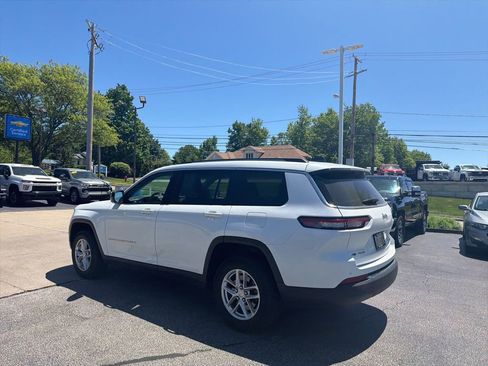 Used 2023 Jeep Grand Cherokee L Laredo w/ Luxury Tech Group I AWD/4WD image 4