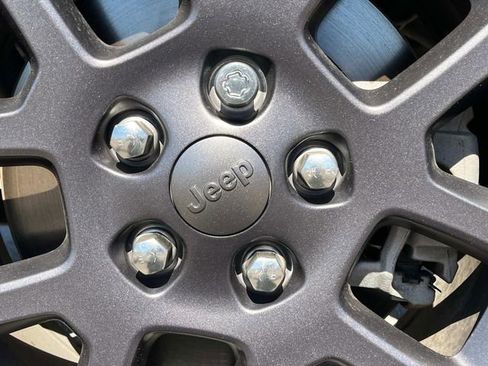 Used 2023 Jeep Gladiator Overland w/ Popular Equipment Package AWD/4WD image 15