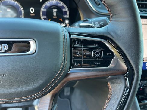 Used 2025 Jeep Grand Cherokee Summit w/ Adv Protech Group IV image 18