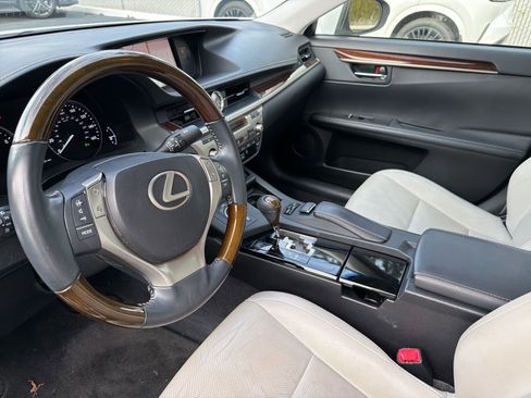 Used 2013 Lexus ES 350 w/ Luxury Pkg image 9