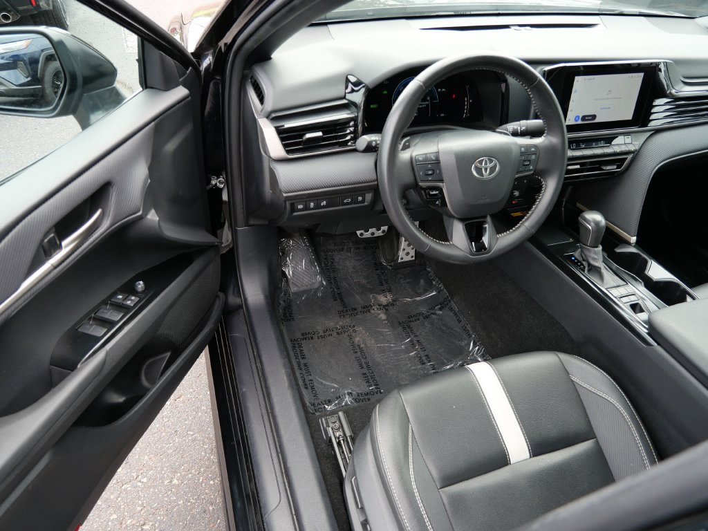 Certified 2025 Toyota Camry SE FWD image 10