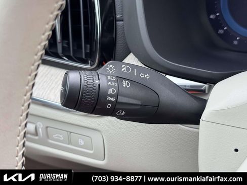 Used 2022 Volvo XC60 T8 Inscription w/ Advanced Package image 21