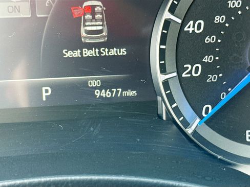 Used 2021 Toyota Highlander XLE image 42