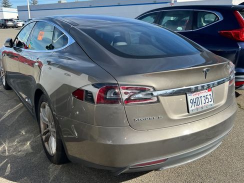 Used 2015 Tesla Model S 90D image 4