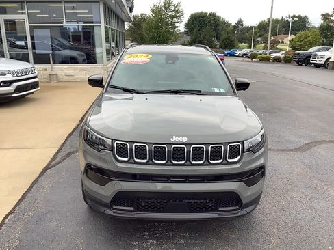Certified 2024 Jeep Compass Latitude AWD/4WD image 2