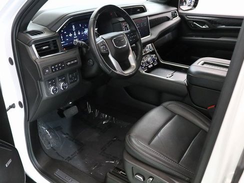 Used 2023 GMC Yukon Denali w/ Denali Reserve Package image 22