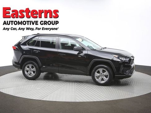 Used 2022 Toyota RAV4 LE AWD/4WD image 46