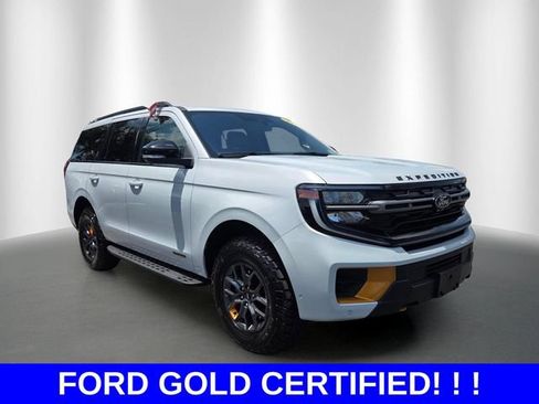 Used 2025 Ford Expedition Tremor AWD/4WD image 7