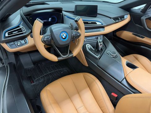 Used 2019 BMW i8 Roadster AWD/4WD image 2