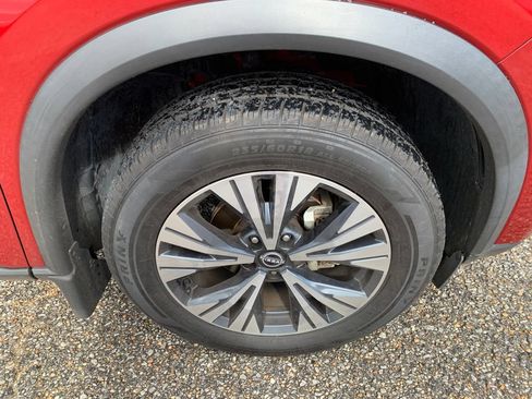 Used 2023 Nissan Rogue SV FWD image 9