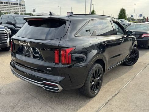 Used 2023 Kia Sorento SX image 5