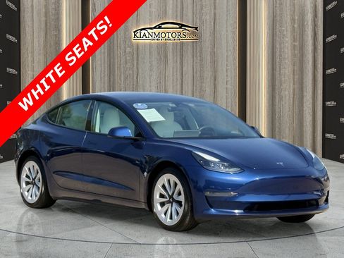 Used 2022 Tesla Model 3 Standard Range RWD image 1