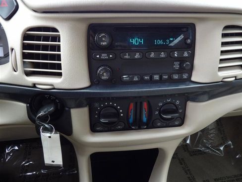 Used 2004 Chevrolet Impala SS w/ Preferred Equipment Group image 17