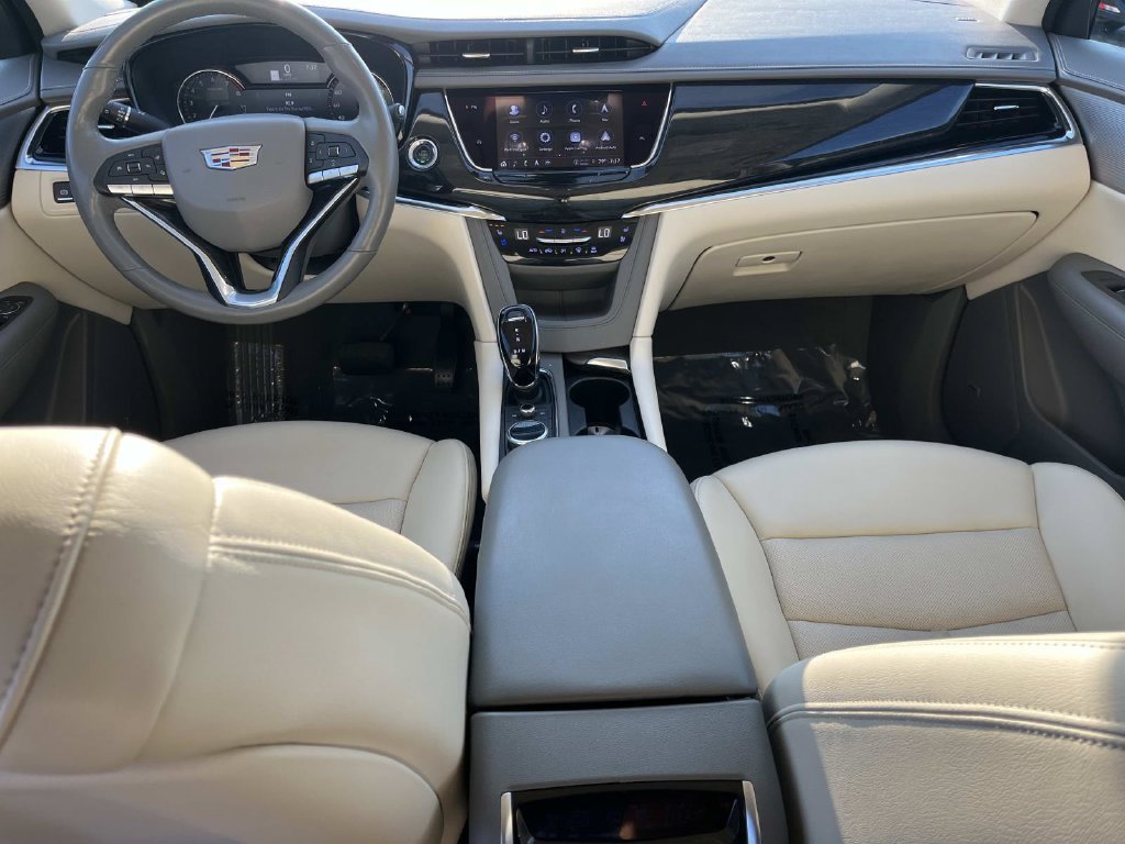 Used 2022 Cadillac XT6 Premium Luxury FWD image 12