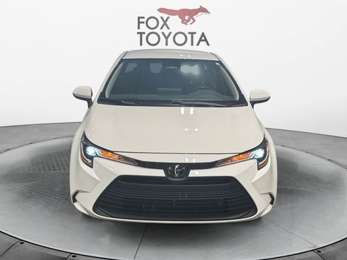 Used 2025 Toyota Corolla LE FWD image 9