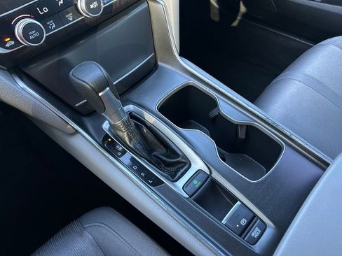 Used 2019 Honda Accord EX image 26