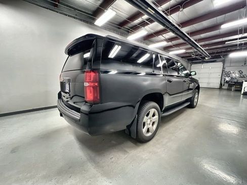 Used 2018 Chevrolet Suburban LT AWD/4WD image 8