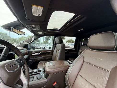 Used 2024 GMC Sierra 2500 Denali w/ Denali Reserve Package AWD/4WD image 27