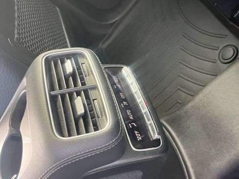 Used 2022 Mercedes-Benz GLS 450 4MATIC image 21