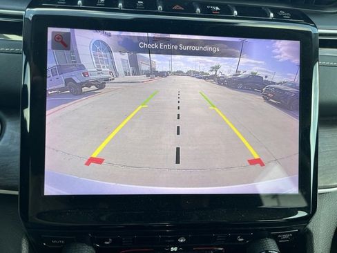 Used 2023 Jeep Grand Cherokee 4WD 4xe image 12