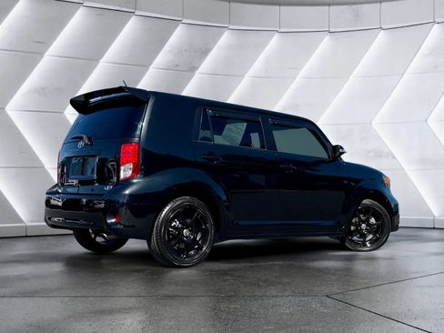 Used 2012 Scion xB FWD image 5