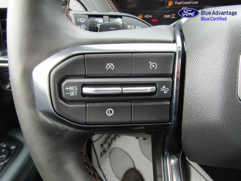 Used 2025 GMC Yukon XL AT4 w/ AT4 Premium Package AWD/4WD image 33