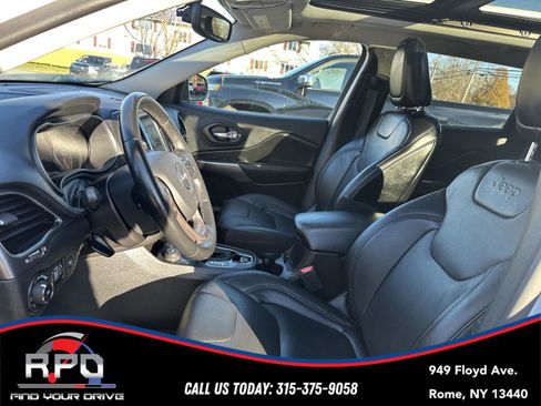 Used 2019 Jeep Cherokee Limited image 21