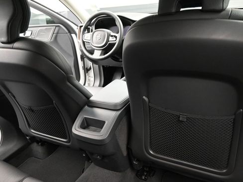 Used 2024 Volvo XC60 B5 Plus image 23