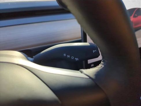 Used 2023 Tesla Model Y Performance image 16