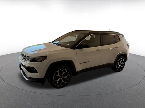 Used 2025 Jeep Compass Limited AWD/4WD image 8