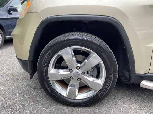 Used 2012 Jeep Grand Cherokee Overland Summit AWD/4WD image 7