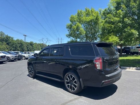 Used 2021 Chevrolet Suburban RST w/ Rear Media and Nav Package AWD/4WD image 7
