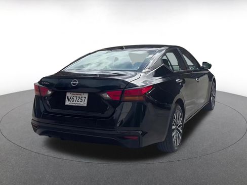 Used 2025 Nissan Altima 2.5 SV image 15