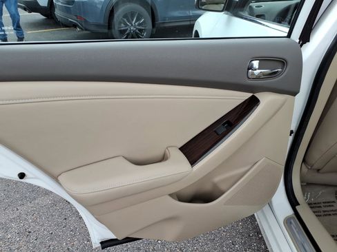 Used 2012 Nissan Altima 3.5 SR w/ Sport Pkg image 8