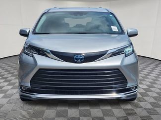 Used 2022 Toyota Sienna XLE FWD video 2