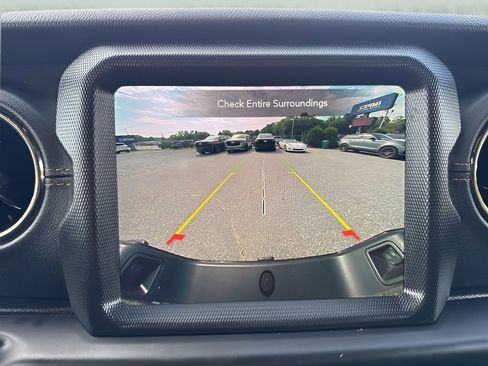 Used 2022 Jeep Gladiator Overland image 19