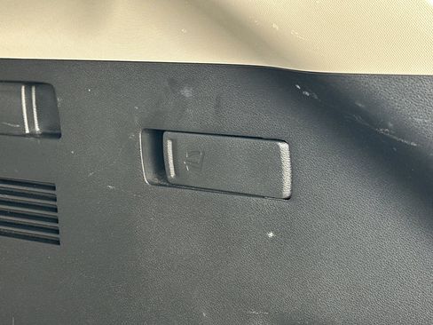 Used 2023 Kia Sportage LX image 32