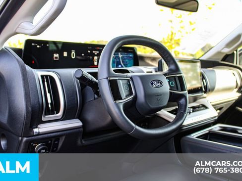 Used 2025 Ford Expedition Active AWD/4WD image 33